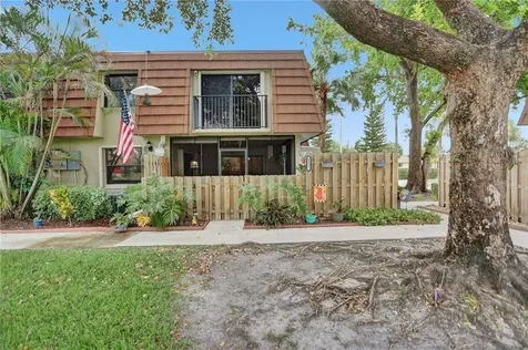 4887 NW 94th Terrace Sunrise FL 33351