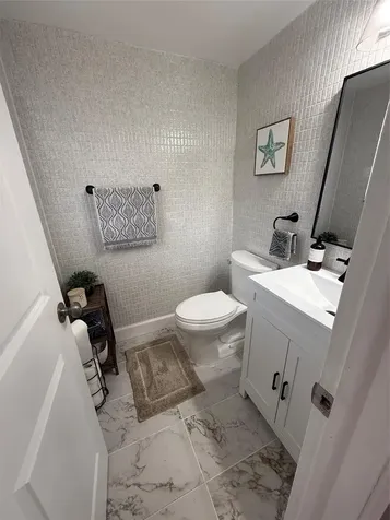 22 Abbey Lane Delray Beach FL 33446