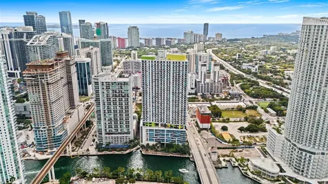 185 SW 7th Street Miami FL 33130