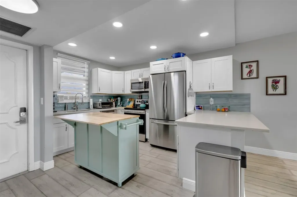 3100 NE 49th Street Fort Lauderdale FL 33308