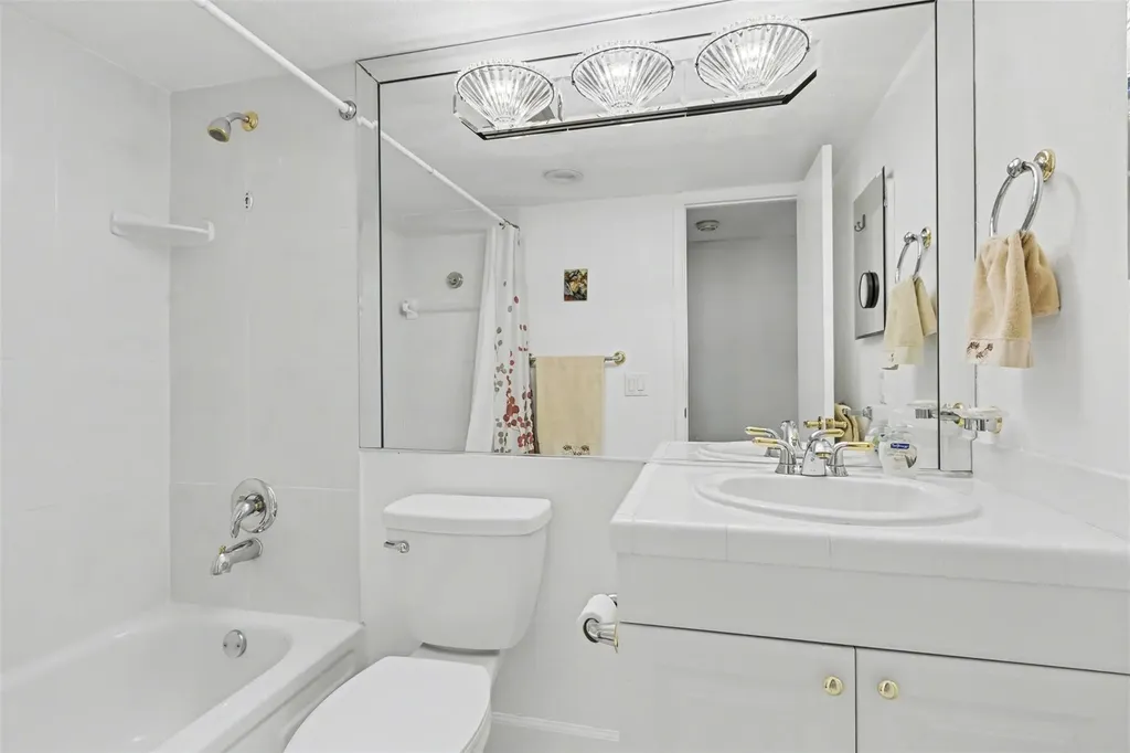 2307 S Cypress Bend Drive Pompano Beach FL 33069