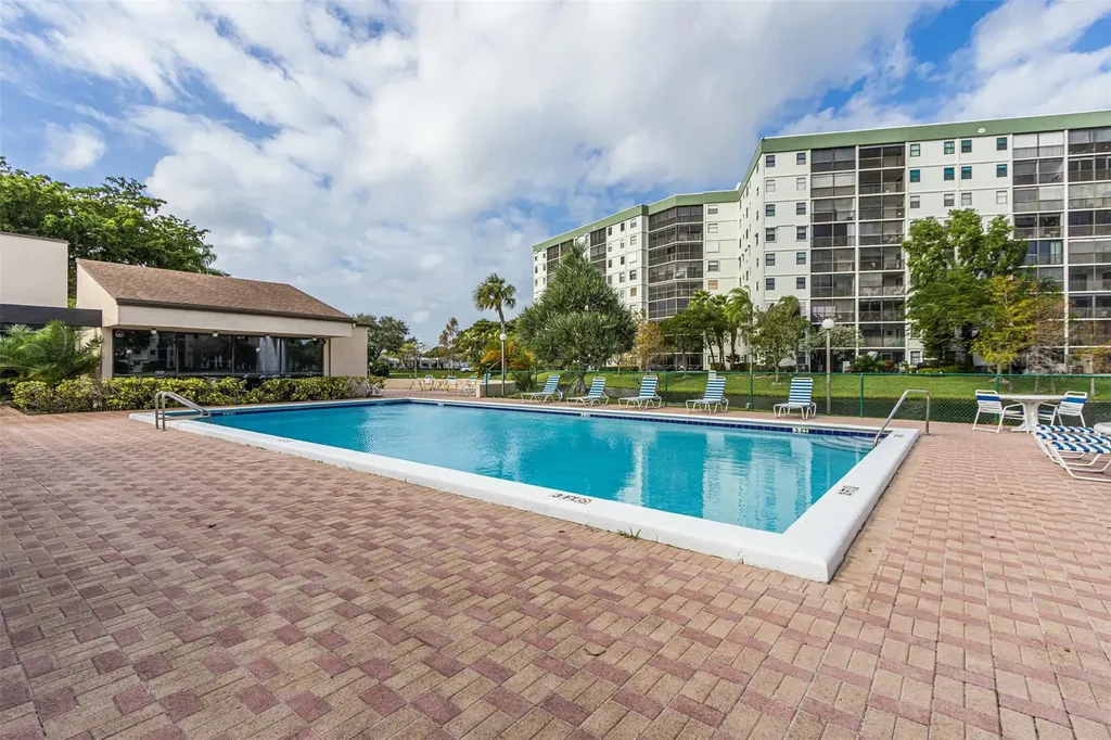 2307 S Cypress Bend Drive Pompano Beach FL 33069