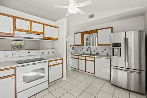 1533 SE Minorca Avenue Port St Lucie FL 34952