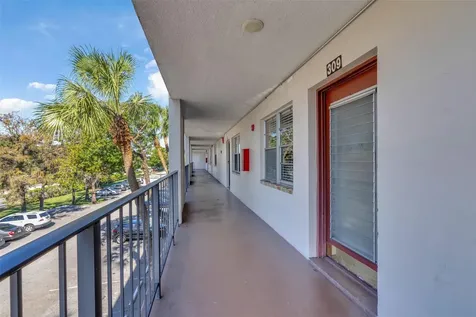 2600 NW 49th Avenue Lauderdale Lakes FL 33313