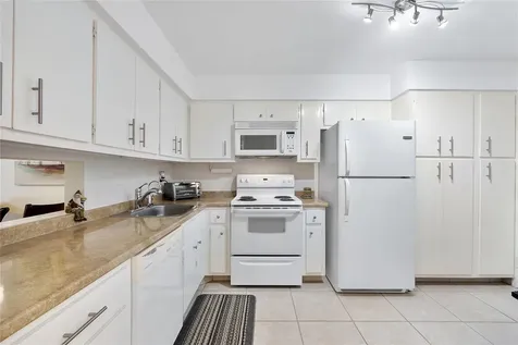 2900 NW 47th Terrace Lauderdale Lakes FL 33313