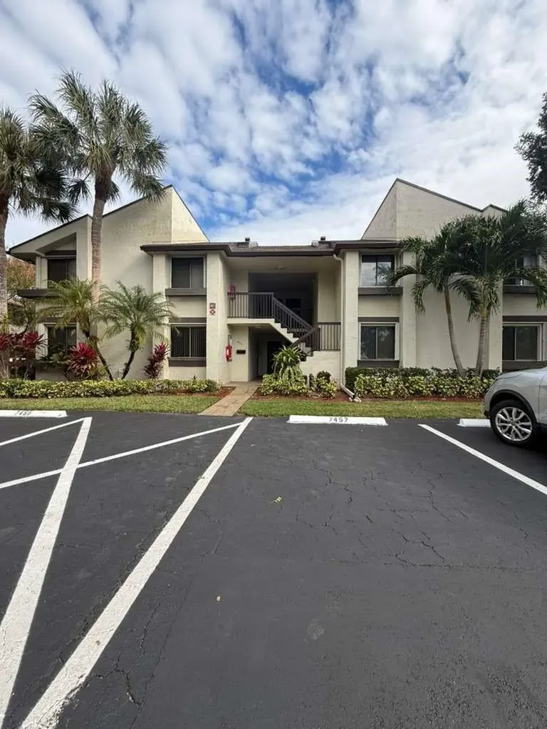 9321 SW 23rd Street Davie FL 33324
