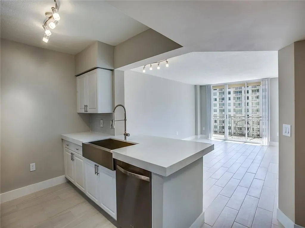 1040 Seminole Drive Fort Lauderdale FL 33304