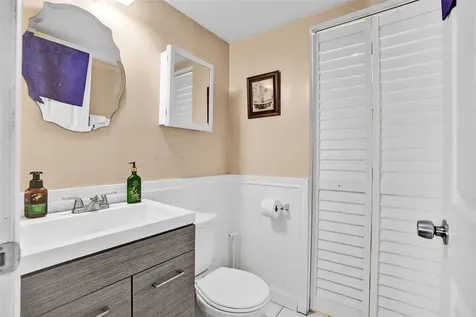 8081 NW 11th Street Margate FL 33063