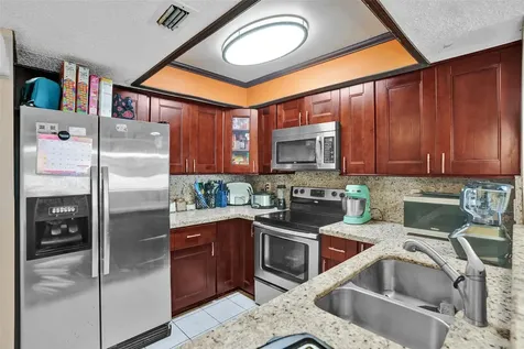 8081 NW 11th Street Margate FL 33063