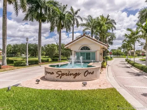 1043 Laguna Springs Drive Weston FL 33326