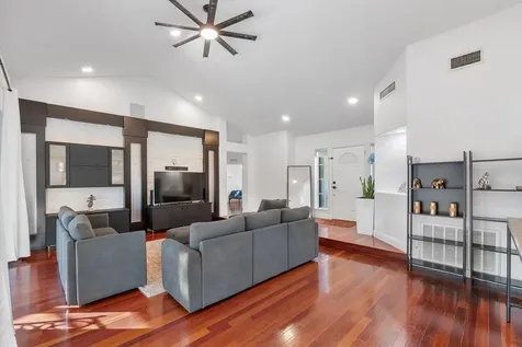 1043 Laguna Springs Drive Weston FL 33326