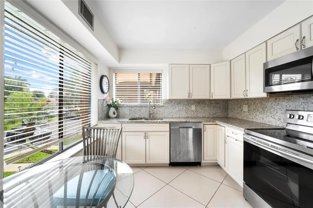 11205 Green Lake 204 Drive Boynton Beach FL 33437