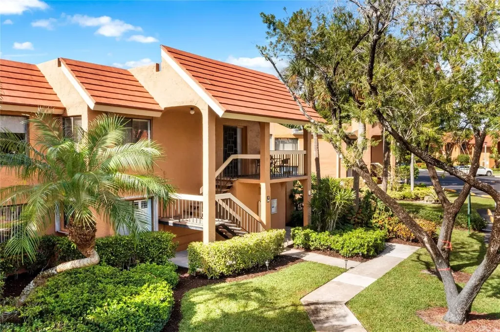11205 Green Lake 204 Drive Boynton Beach FL 33437