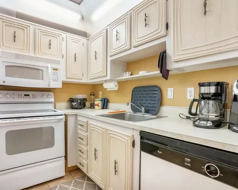 2851 Somerset Drive Lauderdale Lakes FL 33311