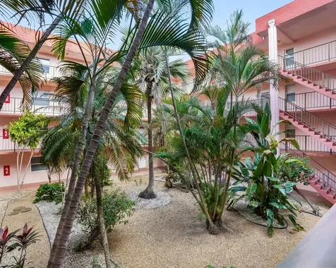 2851 Somerset Drive Lauderdale Lakes FL 33311