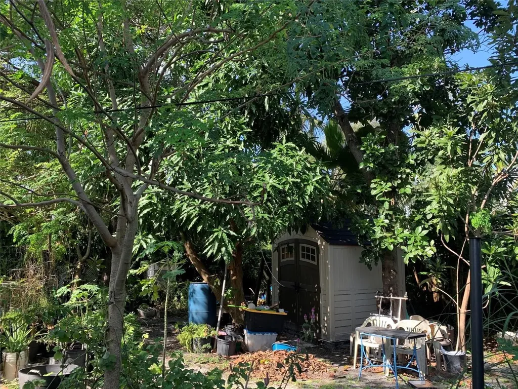 1635 NE 160th Street North Miami Beach FL 33162