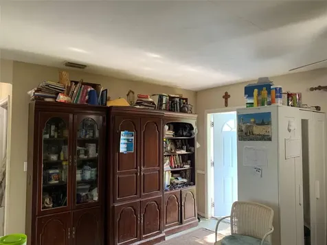 1635 NE 160th Street North Miami Beach FL 33162