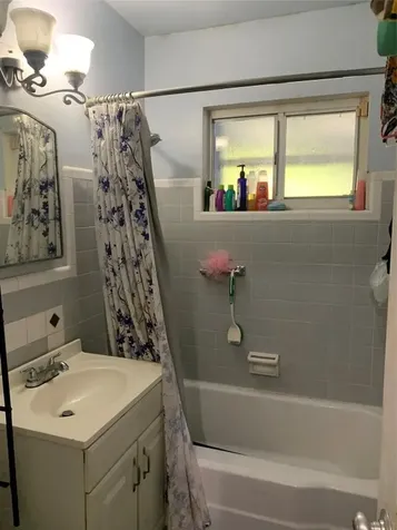 1635 NE 160th Street North Miami Beach FL 33162