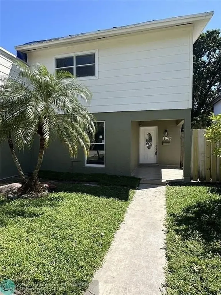 7968 SW 7th Street North Lauderdale FL 33068