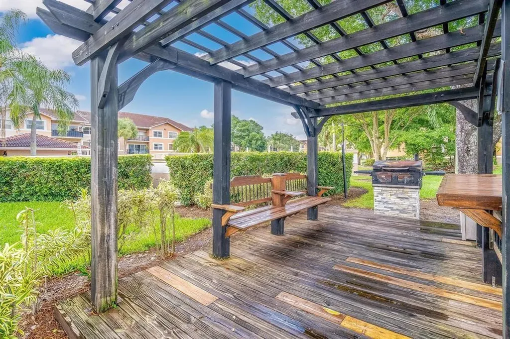 8851 S Wiles Road Coral Springs FL 33067