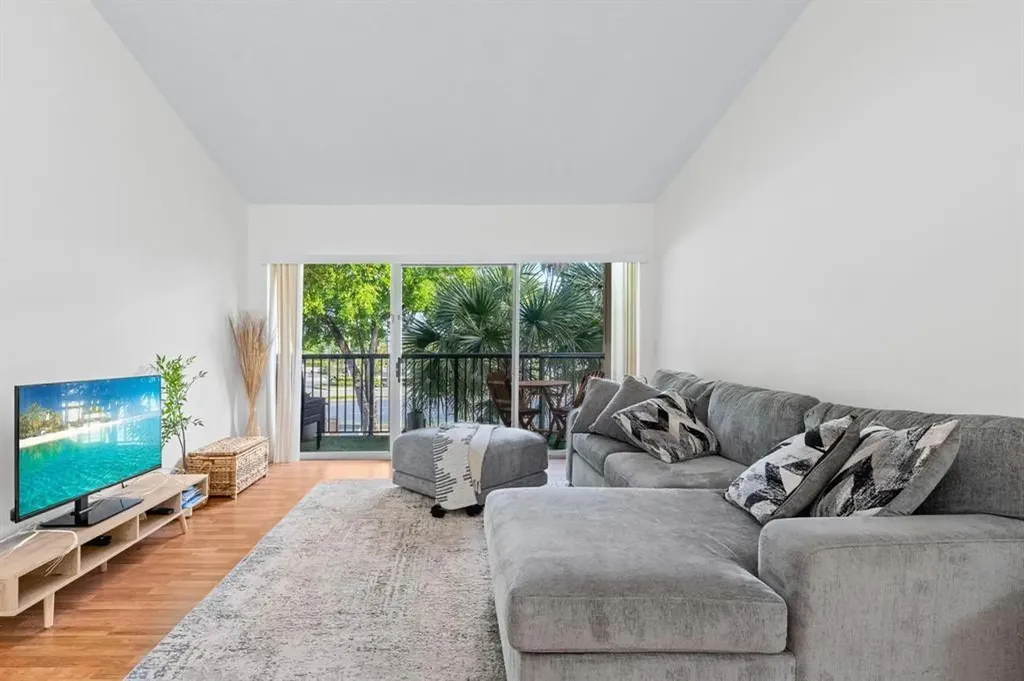 8851 S Wiles Road Coral Springs FL 33067