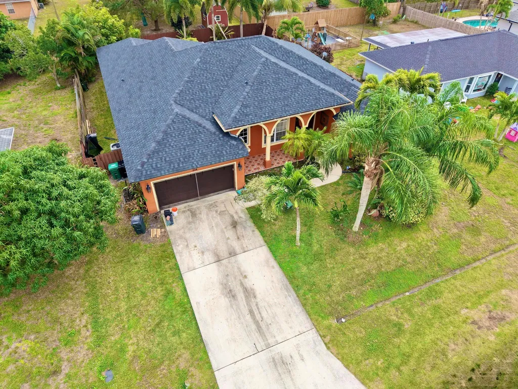 624 SW Nichols Terrace Port St Lucie FL 34953