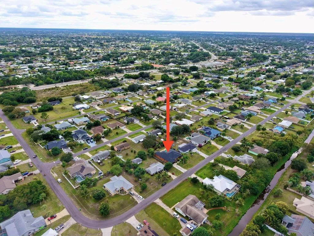 624 SW Nichols Terrace Port St Lucie FL 34953