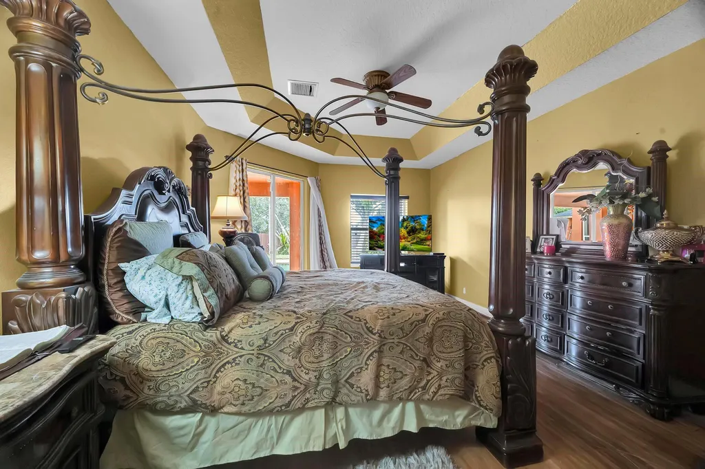 624 SW Nichols Terrace Port St Lucie FL 34953