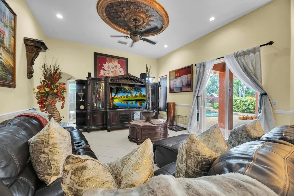 624 SW Nichols Terrace Port St Lucie FL 34953