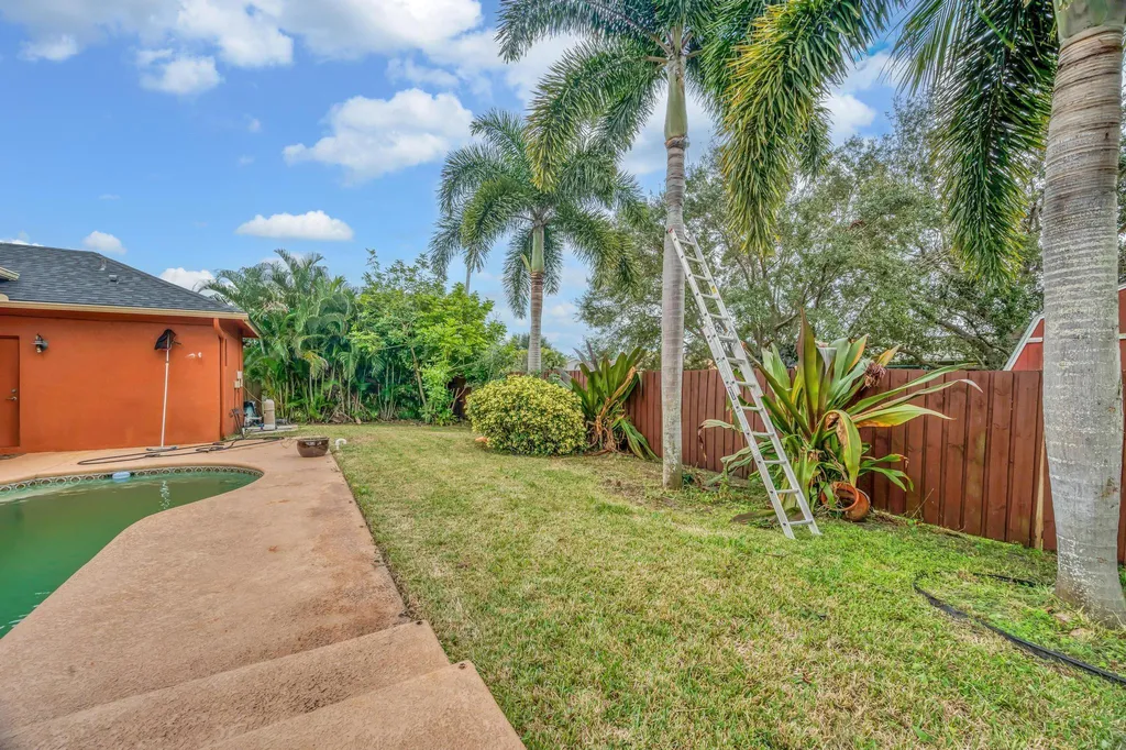624 SW Nichols Terrace Port St Lucie FL 34953
