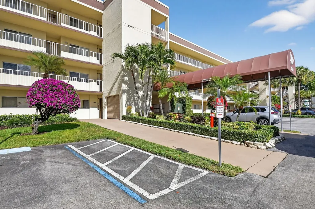 4735 Lucerne Lakes Boulevard Lake Worth FL 33467