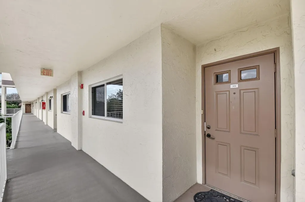 4735 Lucerne Lakes Boulevard Lake Worth FL 33467