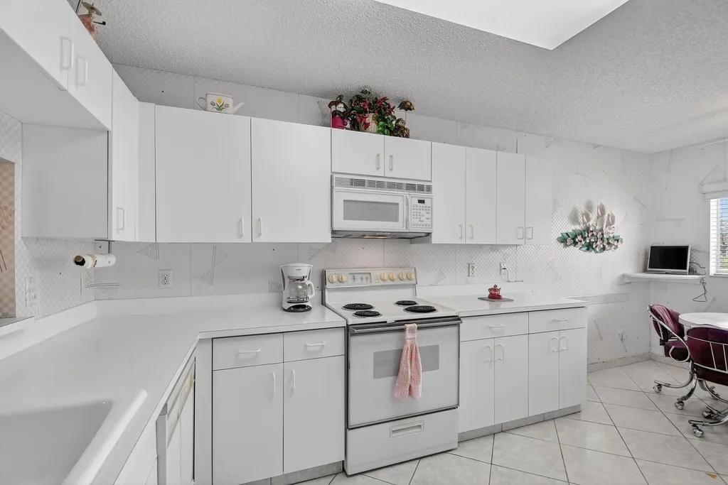 4735 Lucerne Lakes Boulevard Lake Worth FL 33467