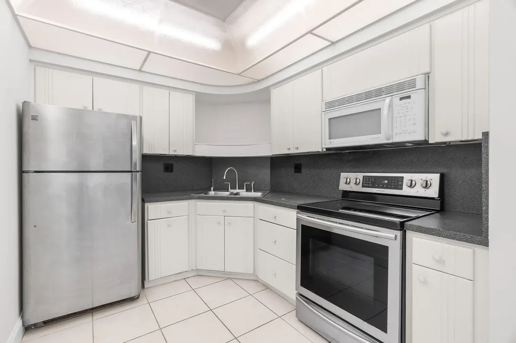 3333 NE 34th Street Fort Lauderdale FL 33308