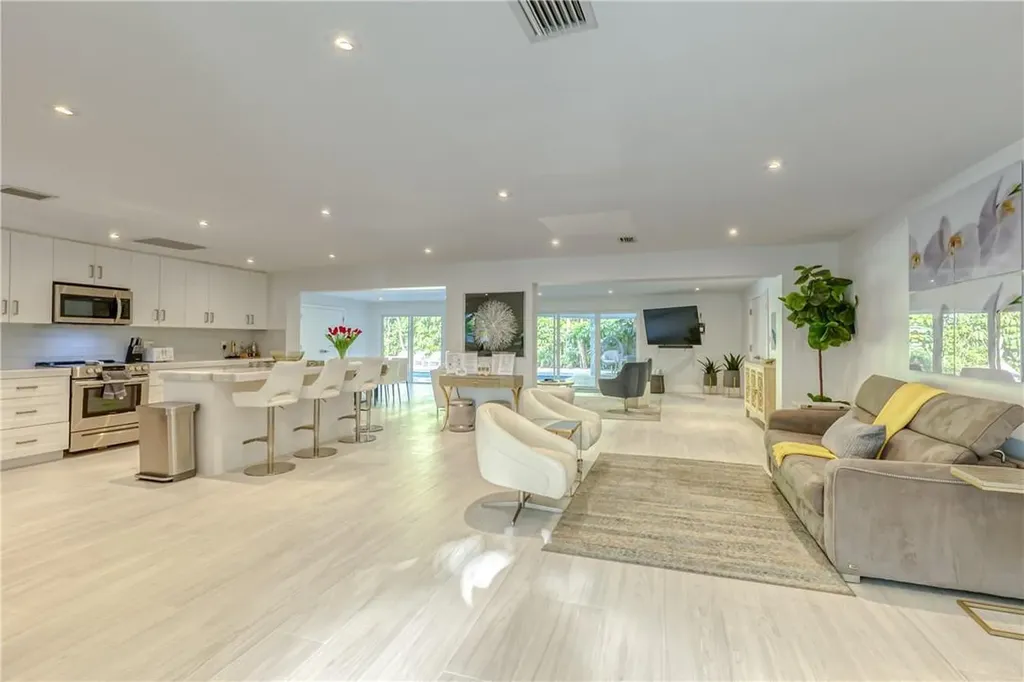 1800 SE Admirals Way Fort Lauderdale FL 33316