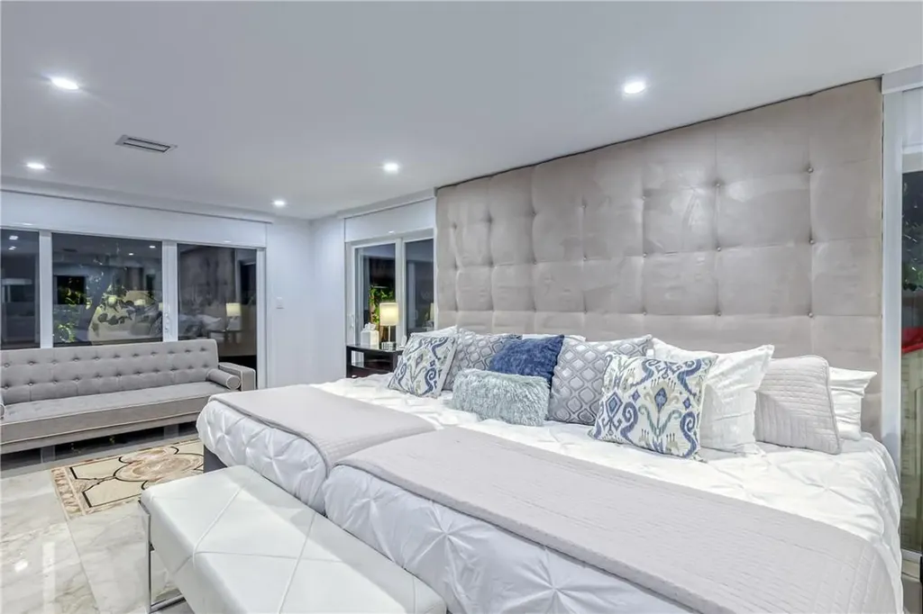 1800 SE Admirals Way Fort Lauderdale FL 33316
