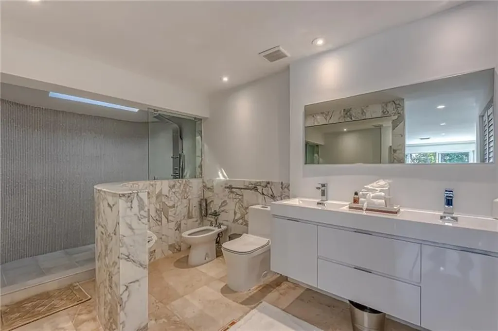 1800 SE Admirals Way Fort Lauderdale FL 33316