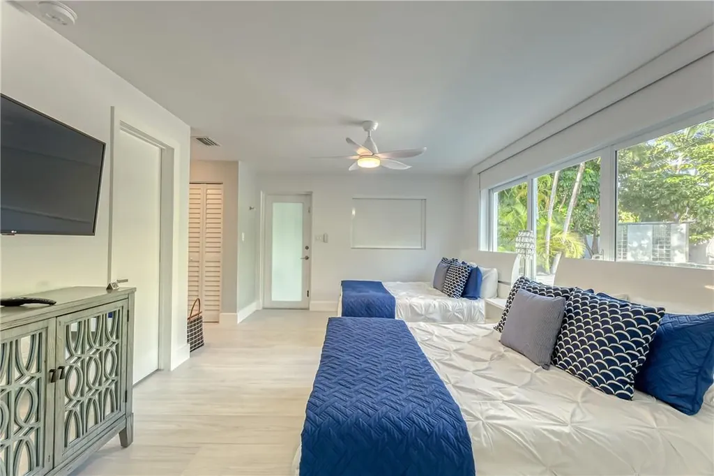 1800 SE Admirals Way Fort Lauderdale FL 33316