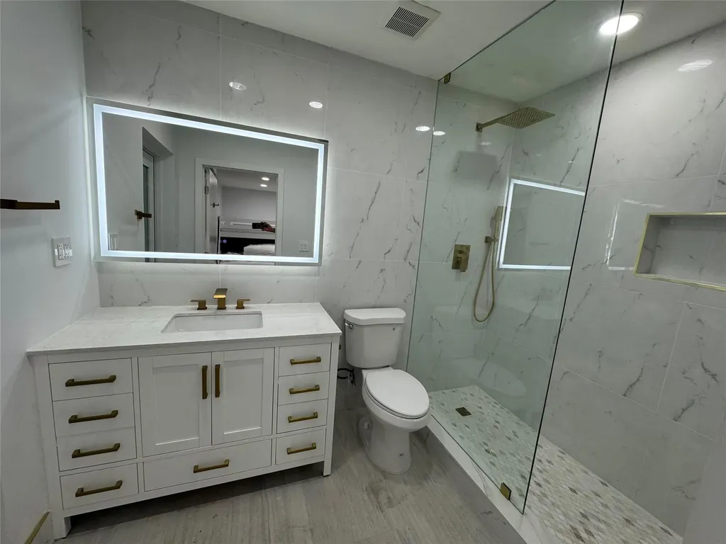 1800 SE Admirals Way Fort Lauderdale FL 33316