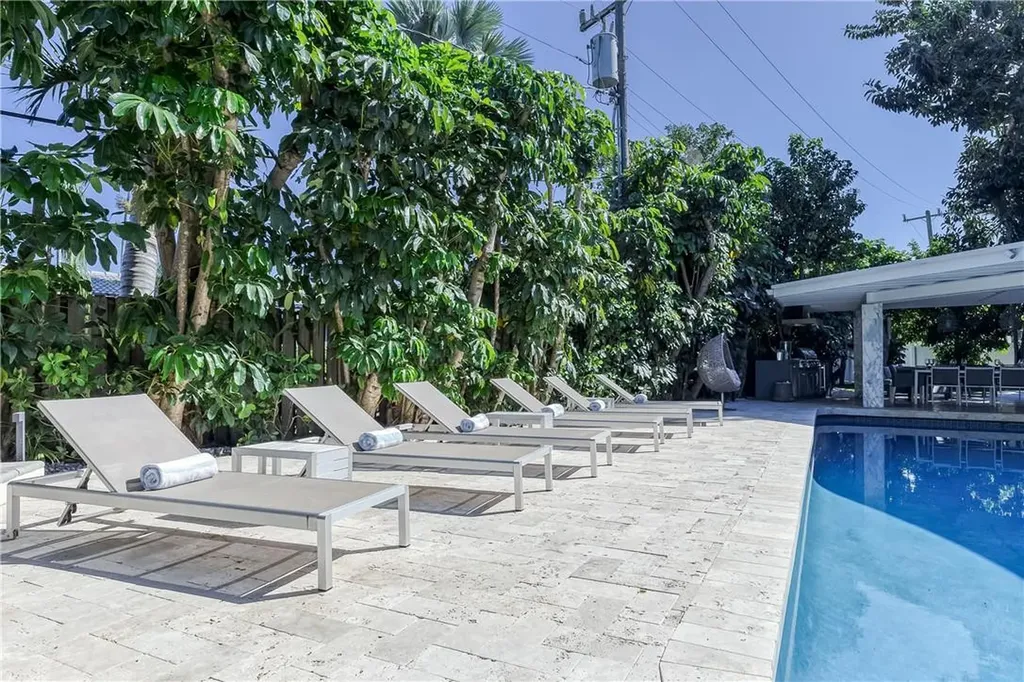 1800 SE Admirals Way Fort Lauderdale FL 33316