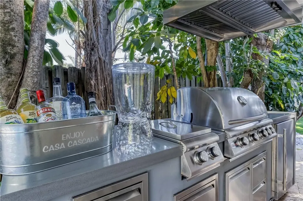 1800 SE Admirals Way Fort Lauderdale FL 33316