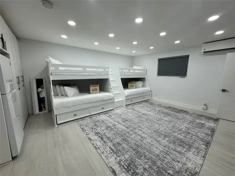 1800 SE Admirals Way Fort Lauderdale FL 33316