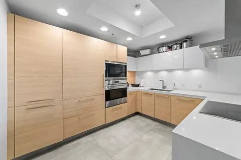 17111 Biscayne Boulevard Aventura FL 33160