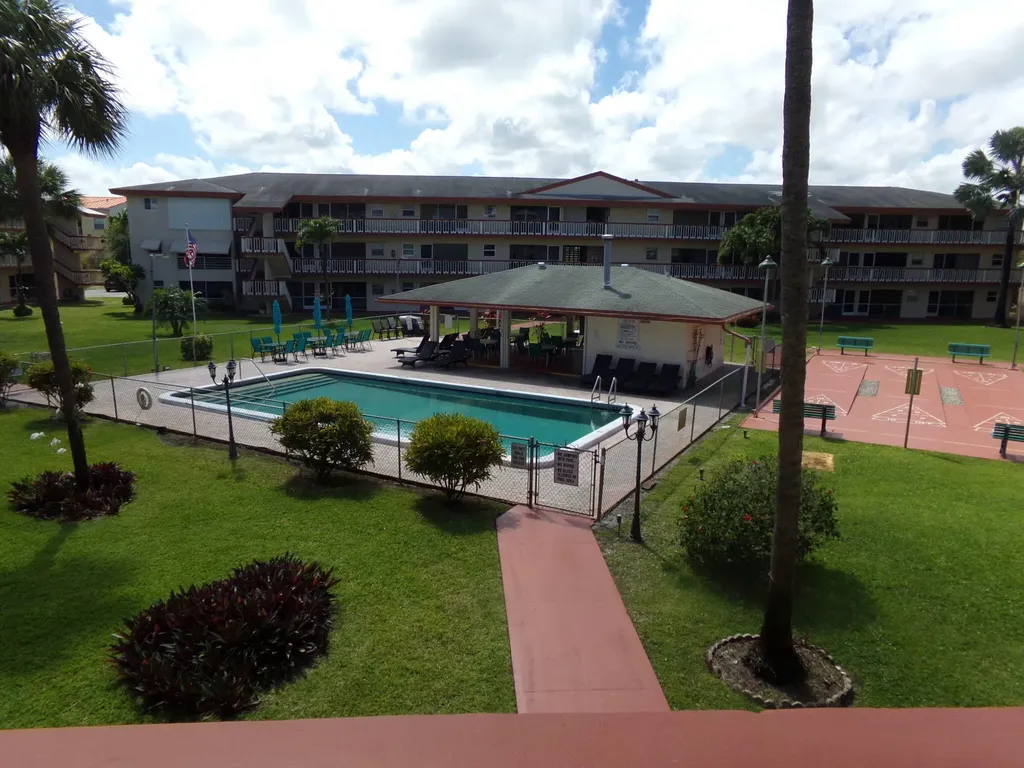 5300 Washington Street Hollywood FL 33021