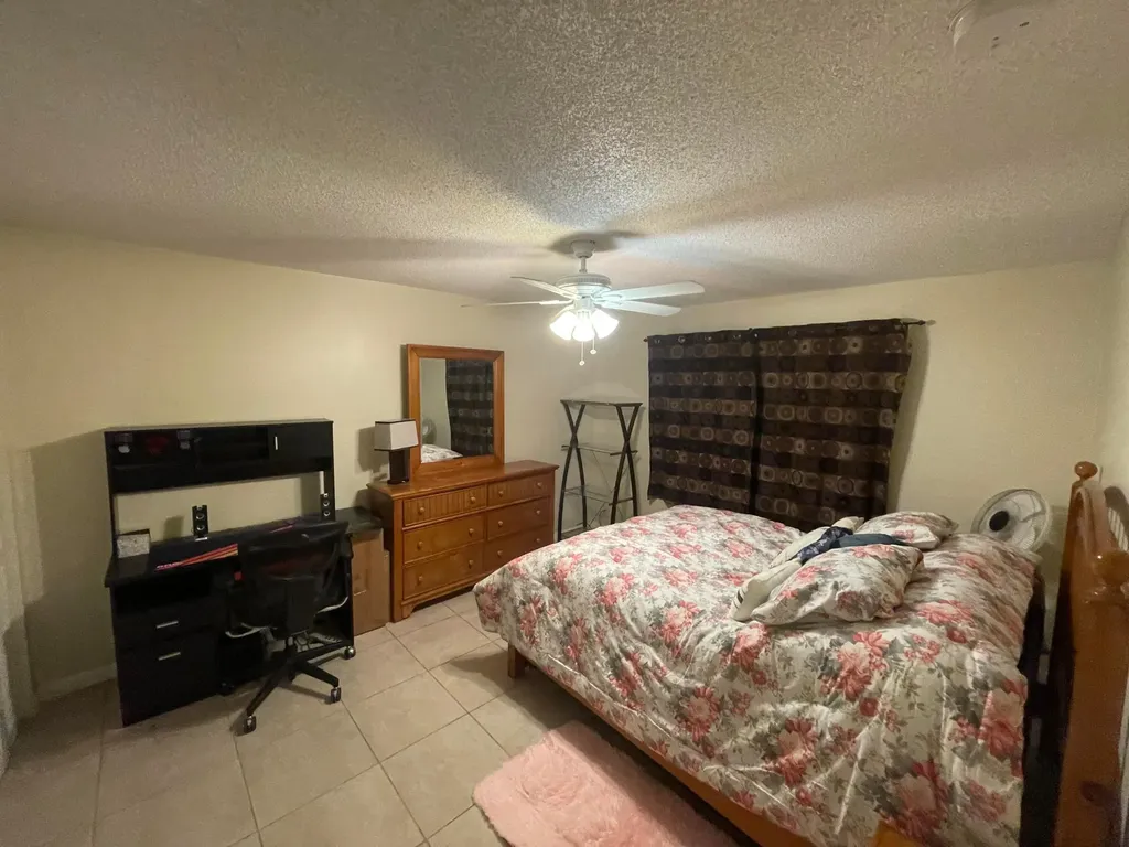 5300 Washington Street Hollywood FL 33021