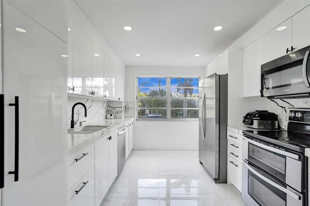 2801 NE 183rd Street Aventura FL 33160