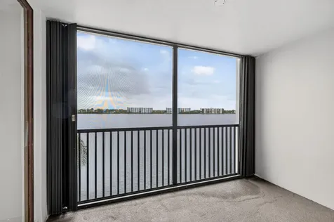 117 Lake Emerald Drive Oakland Park FL 33309