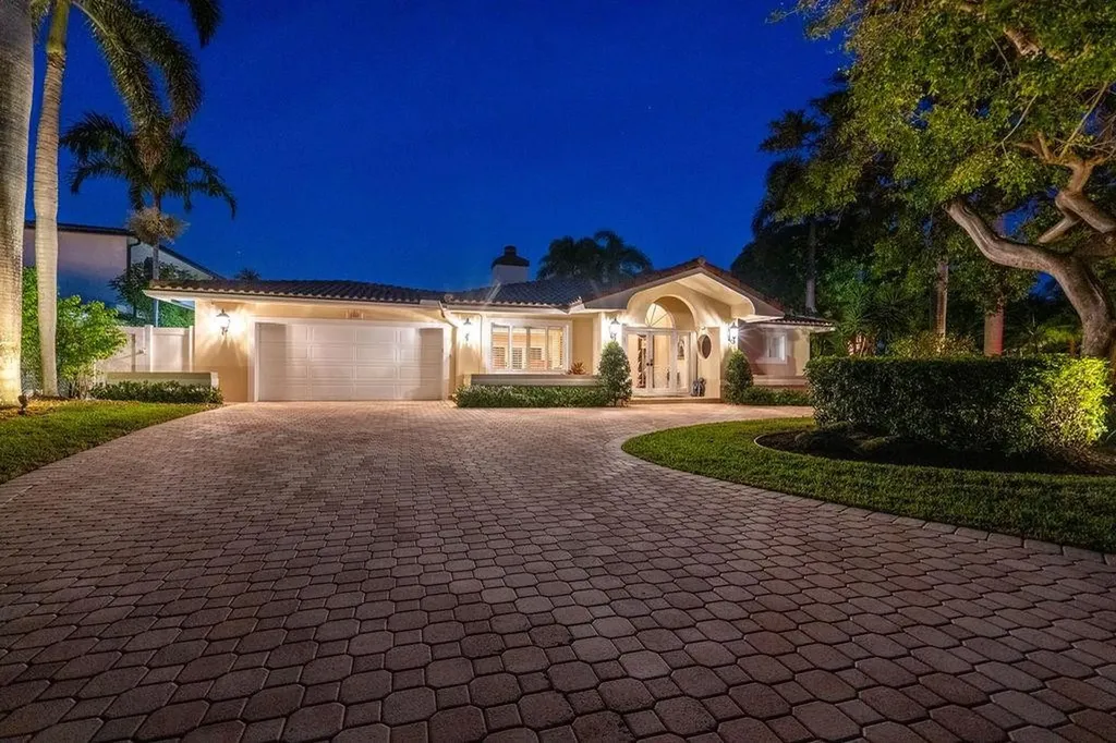 2317 NE 28th Court Lighthouse Point FL 33064