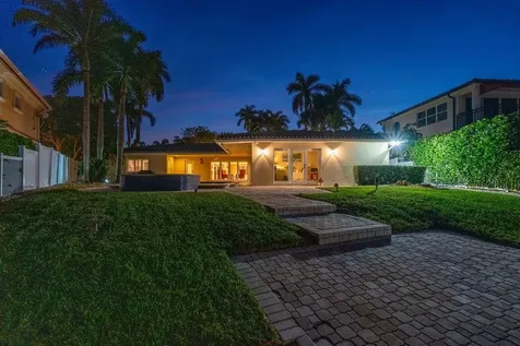 2317 NE 28th Court Lighthouse Point FL 33064
