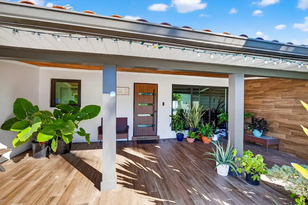 2601 NE 8th Court Pompano Beach FL 33062